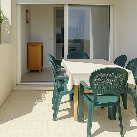 En Rdc Avec Jardin Privatif Et Piscine, A 50m De La - Saint-cyprien - Fr-1-732-6